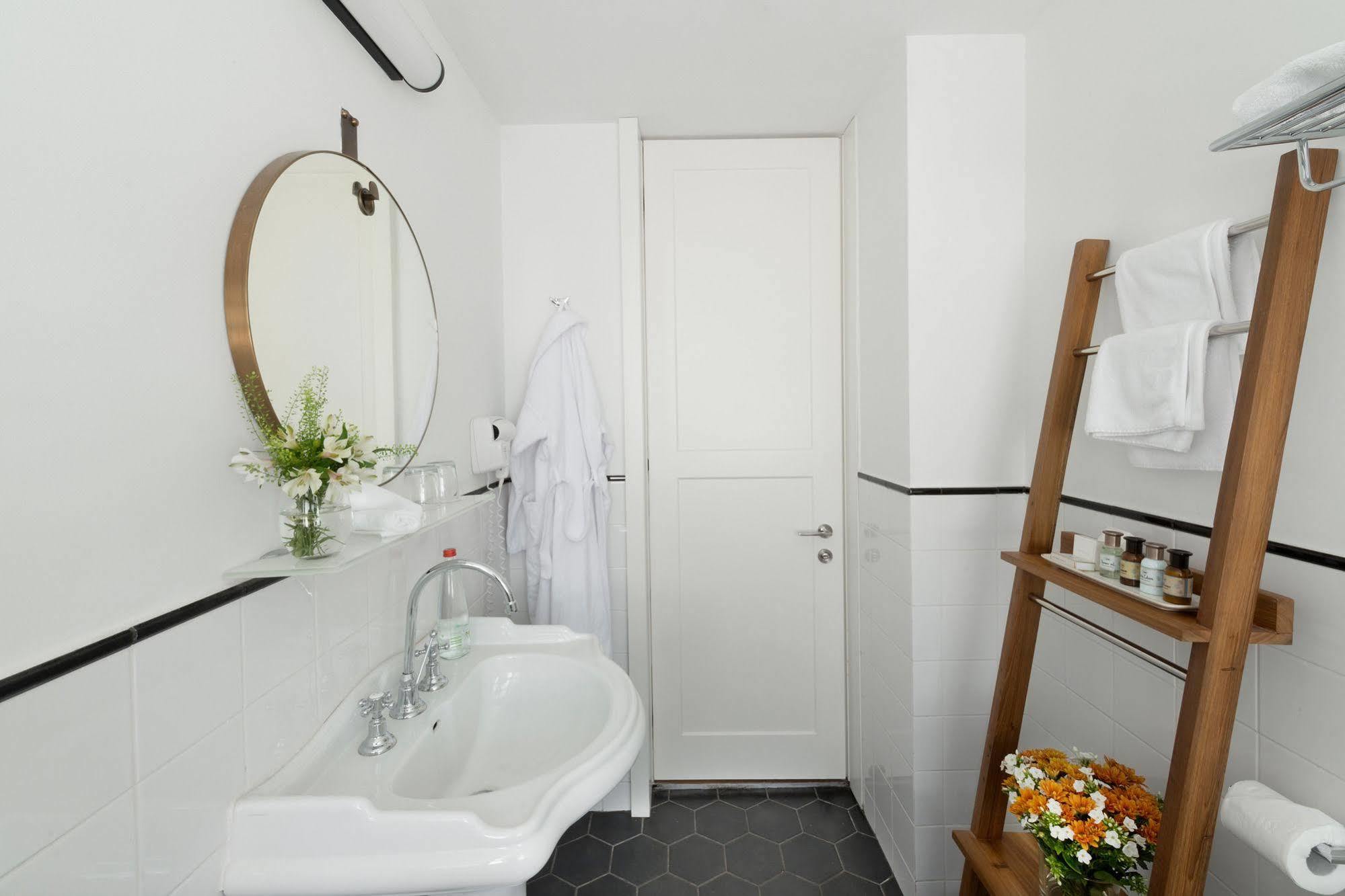 Lily & Bloom Boutique Hotel Tel Aviv Exterior photo
